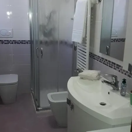 Near Station Santa Lucia Two Bedroom Daire Venedik