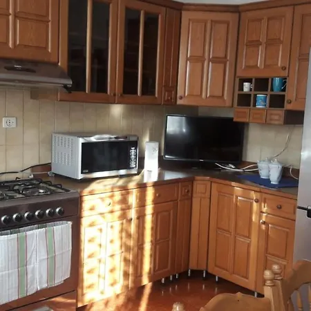 Near Station Santa Lucia Two Bedroom Daire *