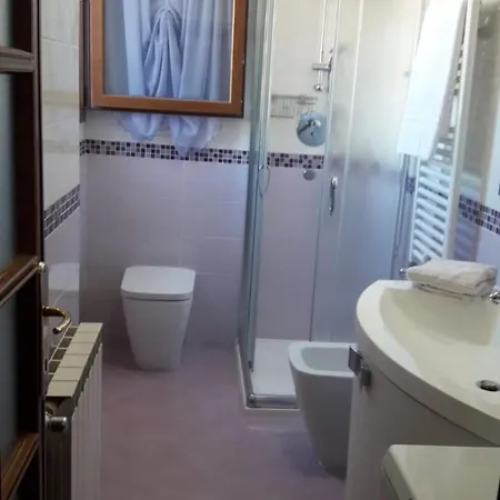 Near Station Santa Lucia Two Bedroom * Venedik