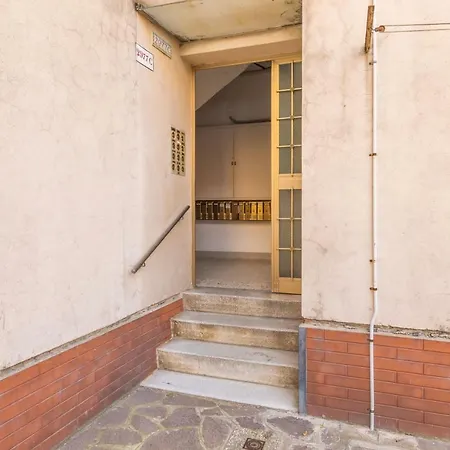 Daire Near Station Santa Lucia Two Bedroom