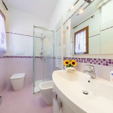Daire Near Station Santa Lucia Two Bedroom *